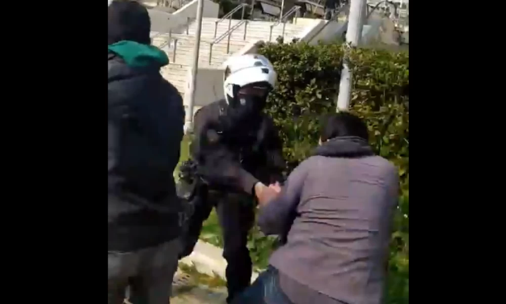 Εισαγγελική παρέμβαση για τη βία στην πλατεία Νέας Σμύρνης